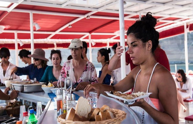 Crociera mattutina, tour delle cantine e tramonto nel villaggio di Oia - Tour di un'intera giornata - Foto 1
